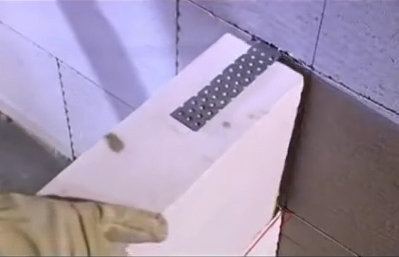 Neo tường ngang với tường dọc