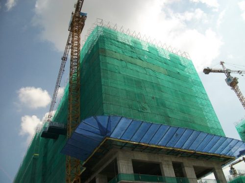 3 lý do nên lắp dựng giàn giáo bao che công trình